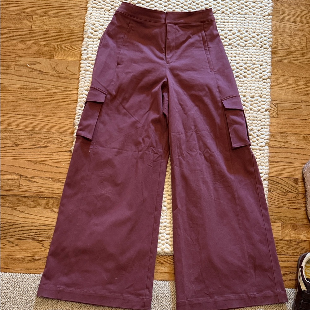 ALO Yoga Wide-Leg Cargo Pants in Deep Purple
